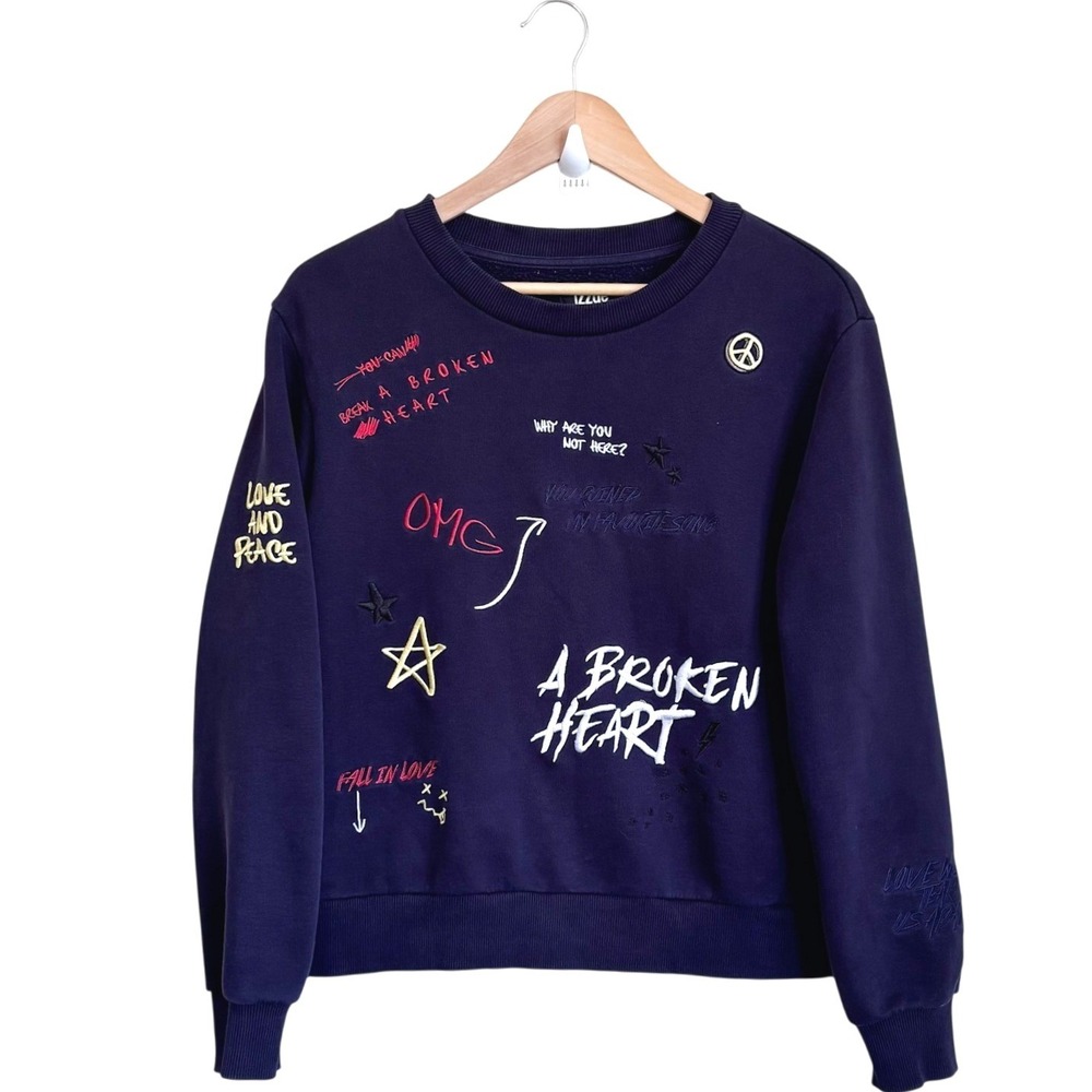 izzue Womens Graphic Embroidered Sweatshirt XS Navy Crewneck Hong Kong Fashion
